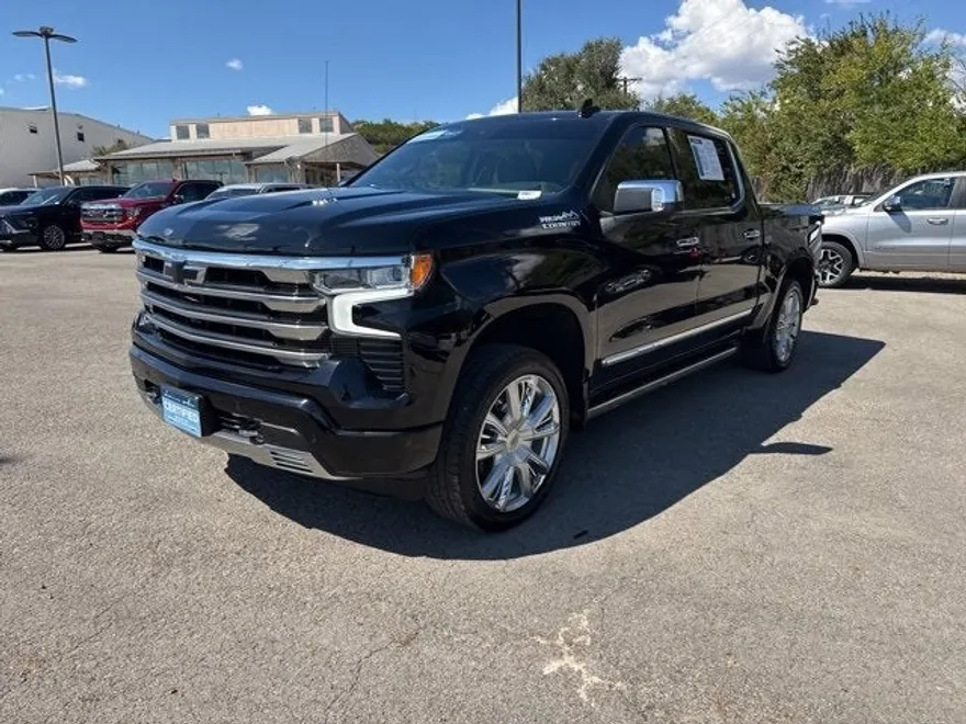 2023 Chevrolet Silverado 1500 High Country photo 1