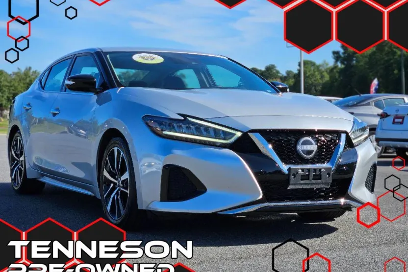 2023 Nissan Maxima SV photo 1