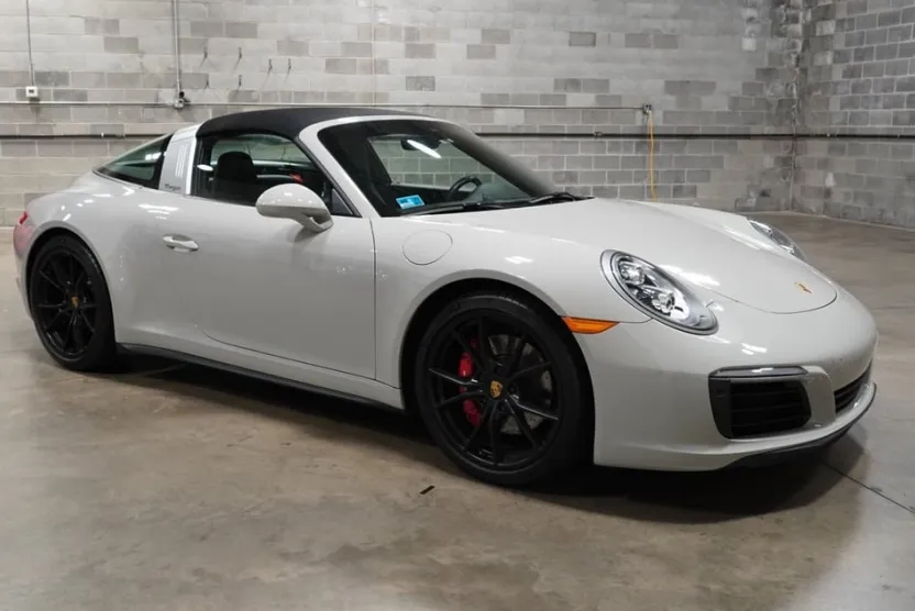 2018 Porsche 911 4S Targa 4 GTS photo 1