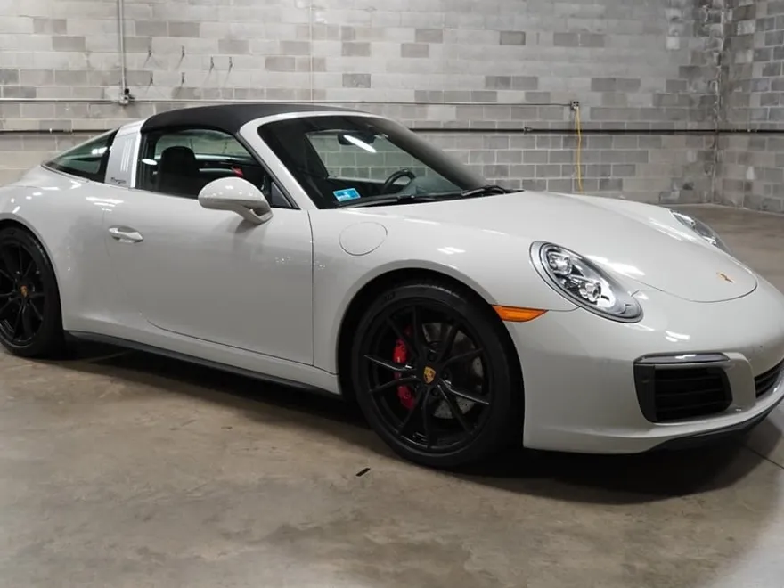 2018 Porsche 911 4S Targa 4 GTS photo 1