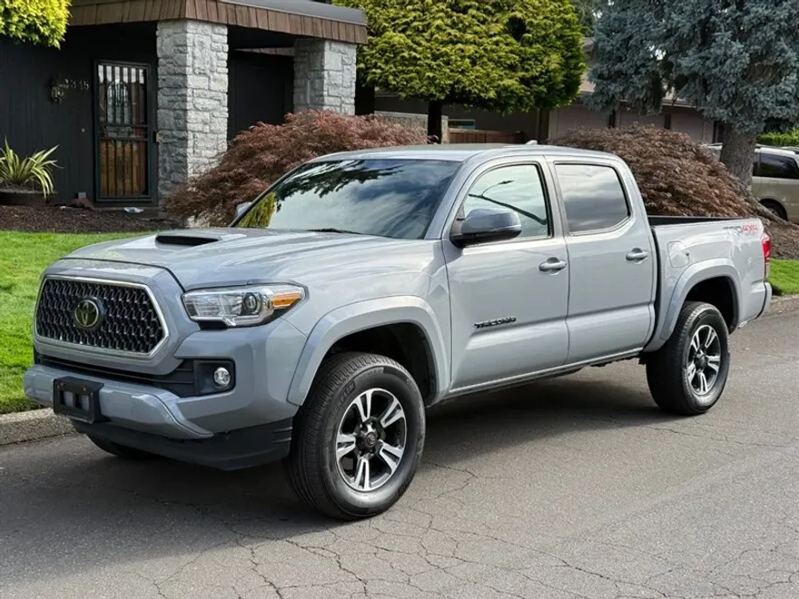 2019 Toyota Tacoma TRD Sport photo 1