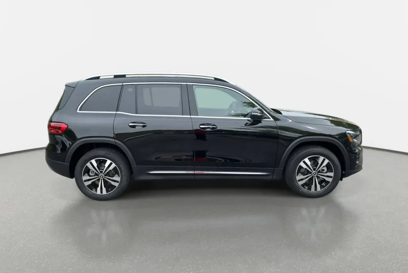 2025 Mercedes Benz GLB 250 photo 1