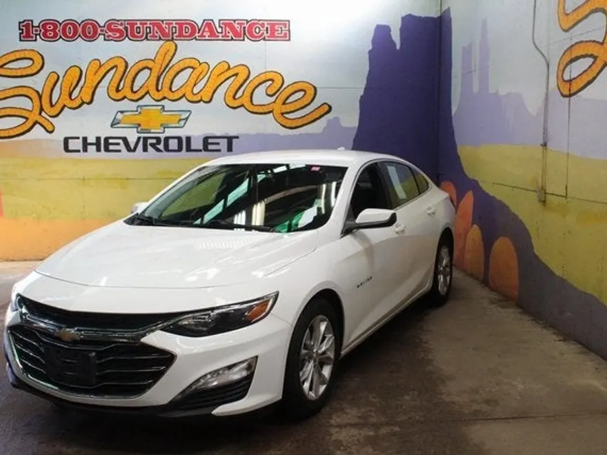 2022 Chevrolet Malibu 1LT photo 1