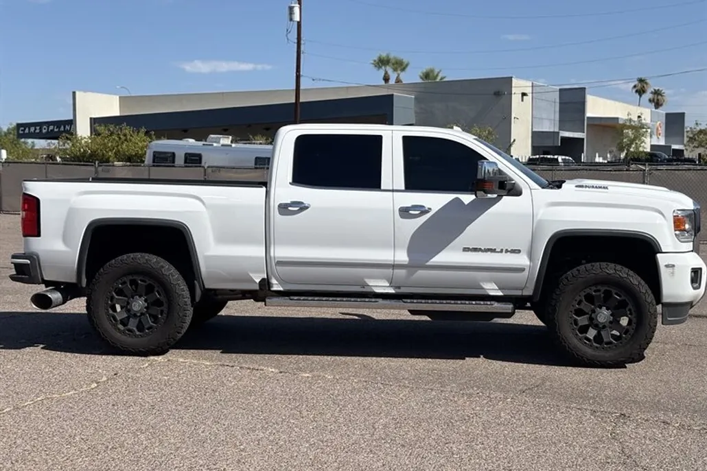 2017 Gmc Sierra 2500 HD Denali photo 1