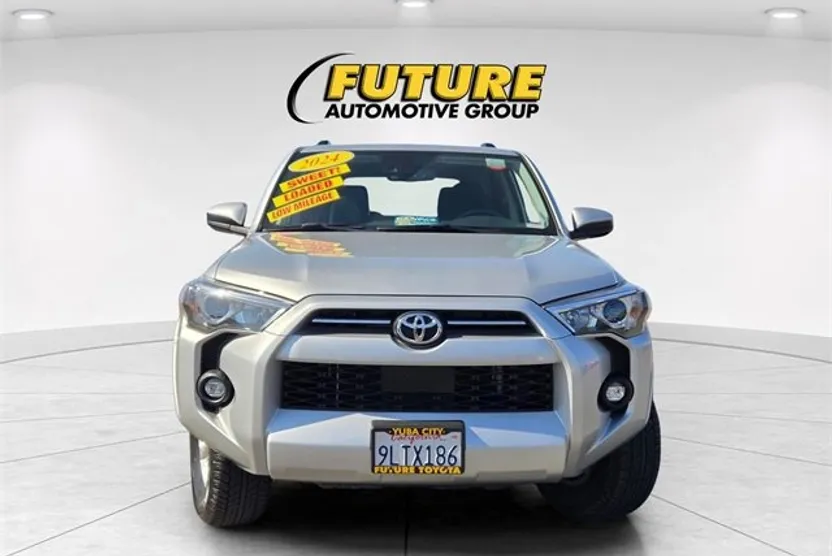 2024 Toyota 4Runner SR5 4WD photo 1
