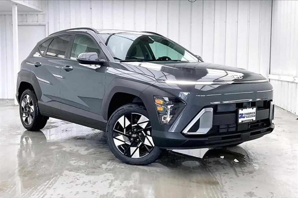 2025 Hyundai Kona SEL photo 1