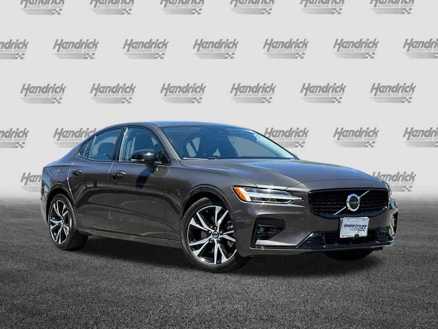 2025 Volvo S60 Core photo 1
