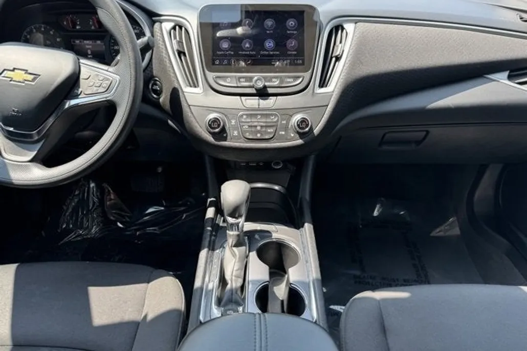 2023 Chevrolet Malibu 1LT photo 1