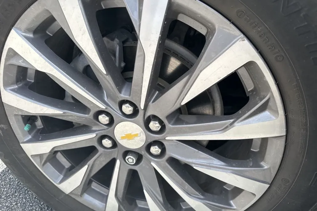 2023 Chevrolet Traverse Premier photo 1