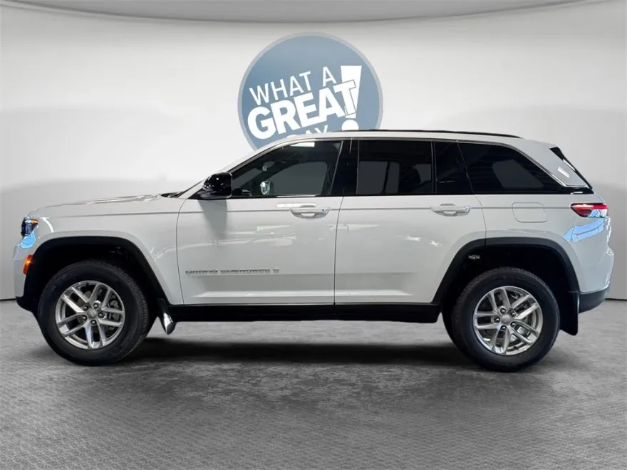 2025 Jeep Grand Cherokee Base photo 1