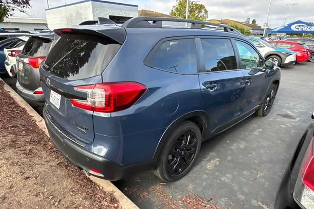 2023 Subaru Ascent Onyx Edition photo 1
