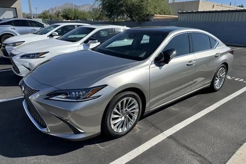 2020 Lexus ES 350 Luxury photo 1