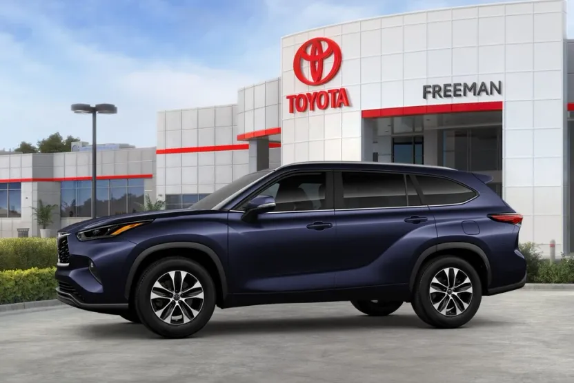 2025 Toyota Highlander XLE photo 1