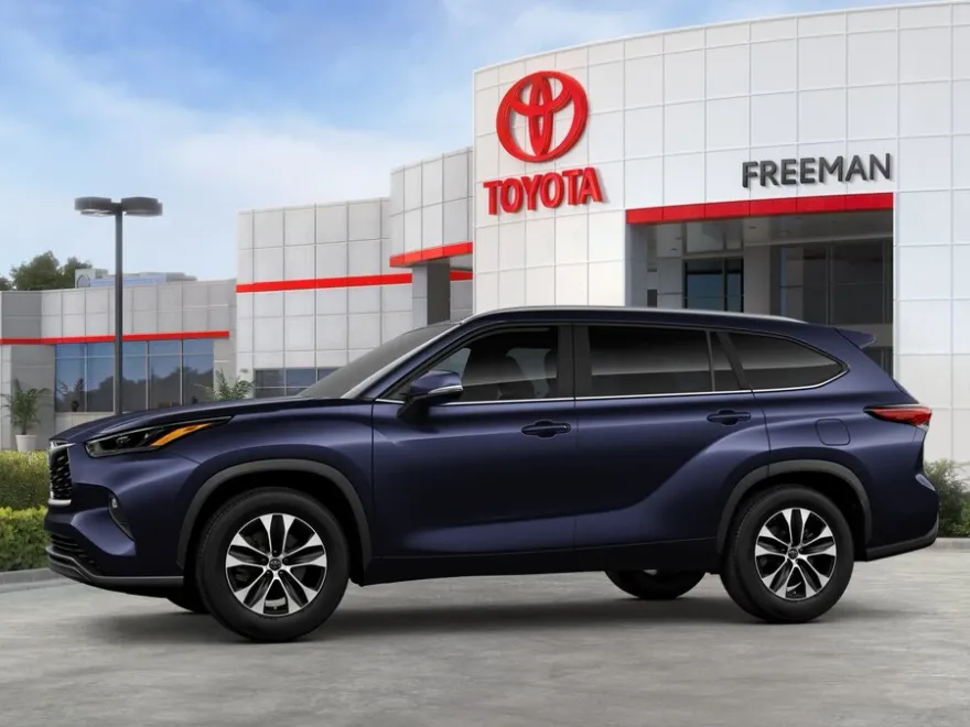 2025 Toyota Highlander XLE photo 1