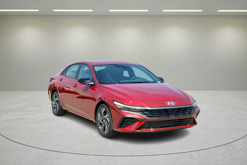 2025 Hyundai Elantra SEL Sport photo 1