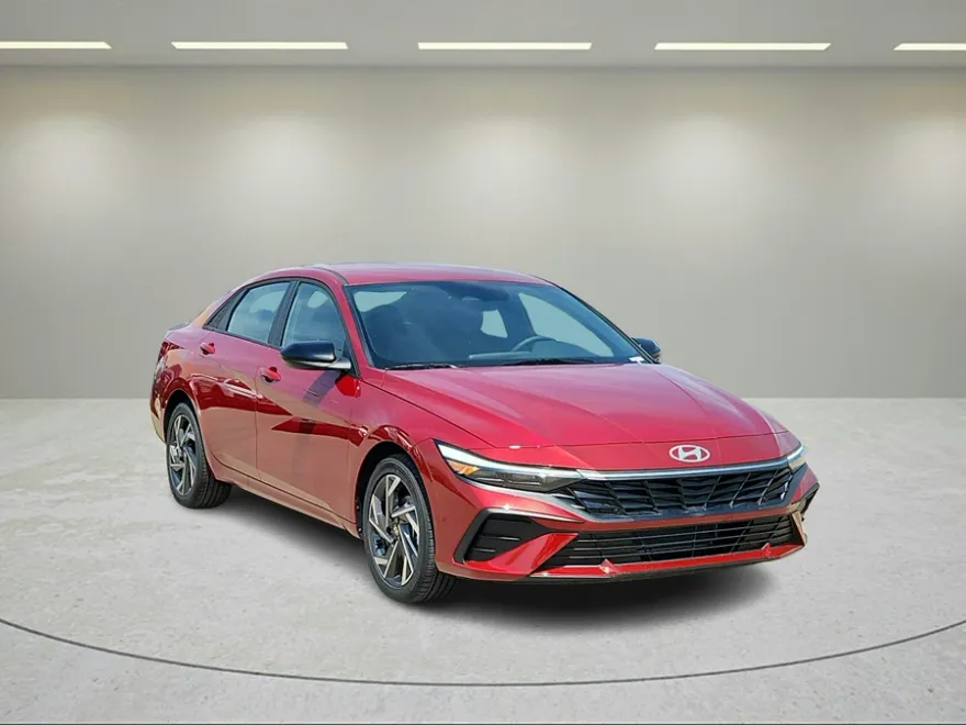 2025 Hyundai Elantra SEL Sport photo 1