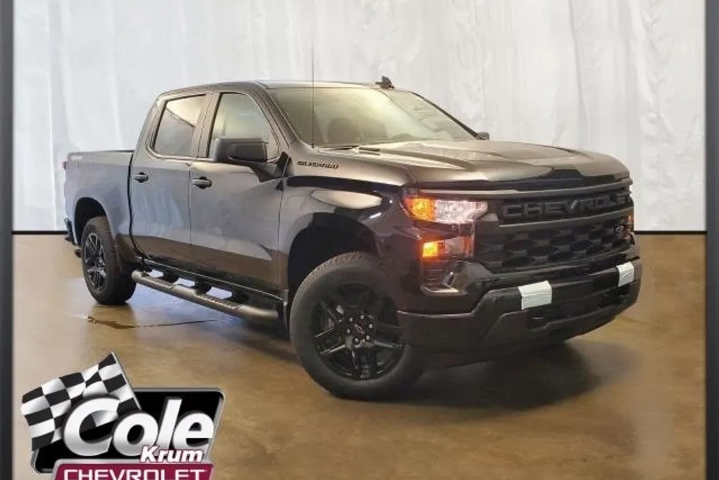 2025 Chevrolet Silverado 1500 Custom photo 1