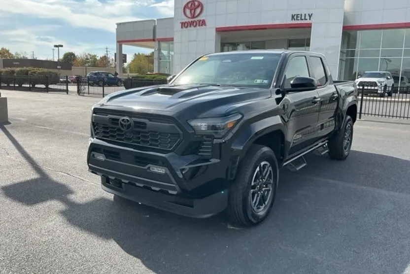 2024 Toyota Tacoma TRD Sport photo 1