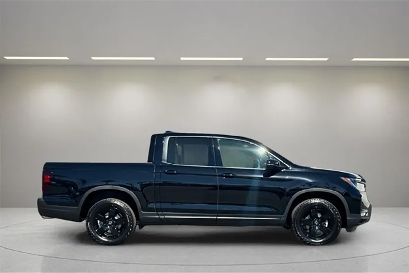 2026 Honda Ridgeline Black Edition photo 1