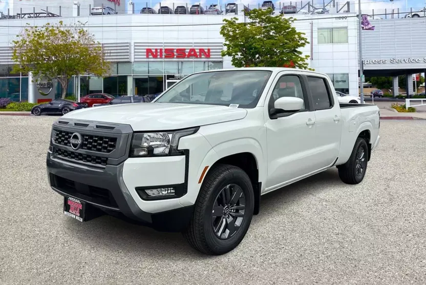 2025 Nissan Frontier SV photo 1