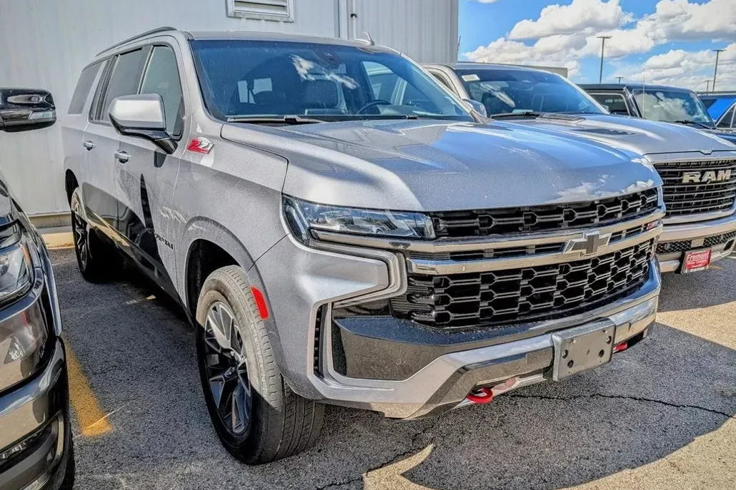 2022 Chevrolet Suburban Z71 photo 1
