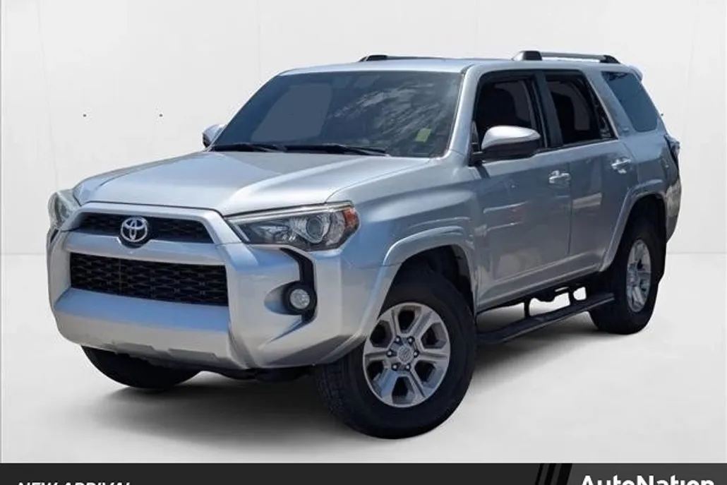 2019 Toyota 4Runner SR5 photo 1