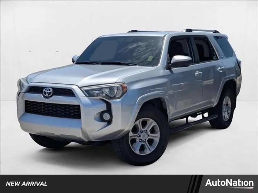 2019 Toyota 4Runner SR5 photo 1