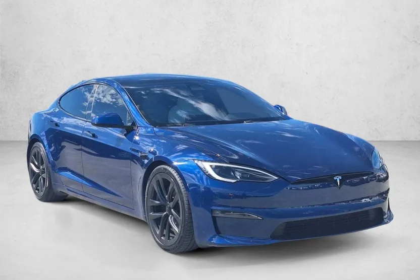 2023 Tesla Model S photo 1