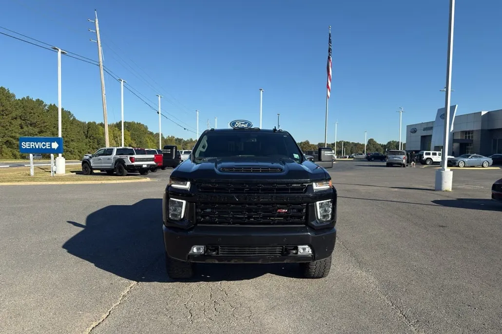 2023 Chevrolet Silverado LTZ photo 1