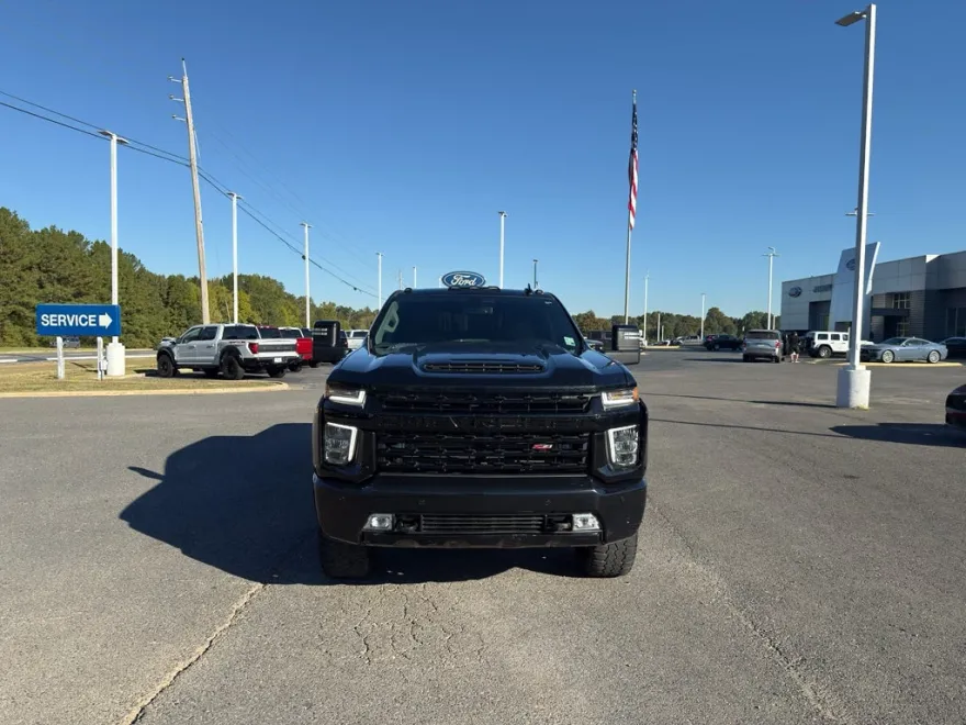 2023 Chevrolet Silverado LTZ photo 1