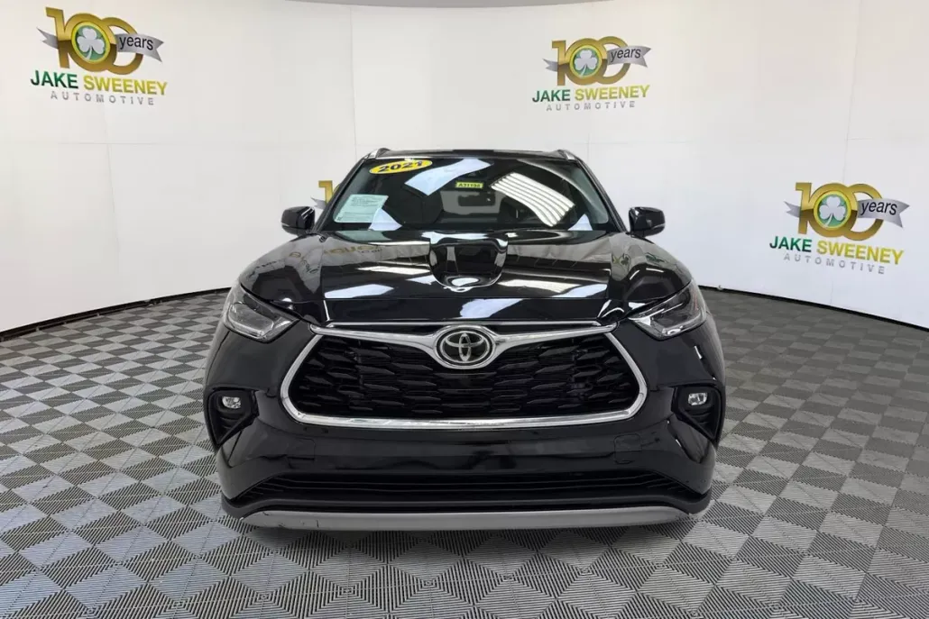 2021 Toyota Highlander XLE photo 1