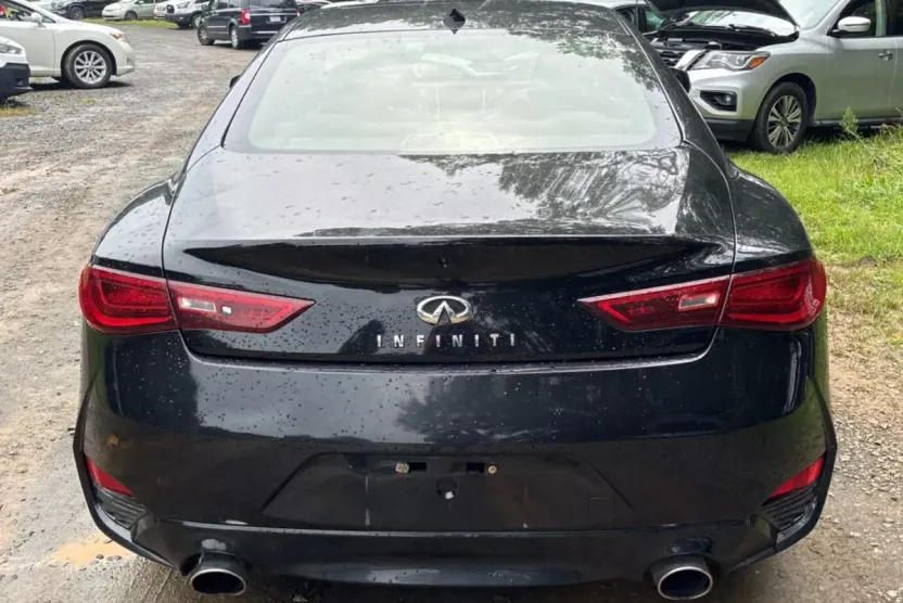 2017 Infiniti Q60 2.0t Premium Coupe photo 1