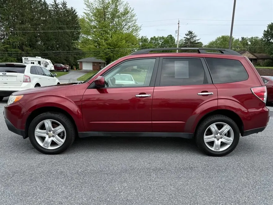 2010 Subaru Forester 2.5X Limited photo 1
