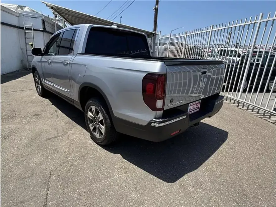 2019 Honda Ridgeline RTL-E photo 1