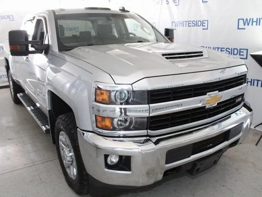 2017 Chevrolet Silverado 3500HD LT photo 1