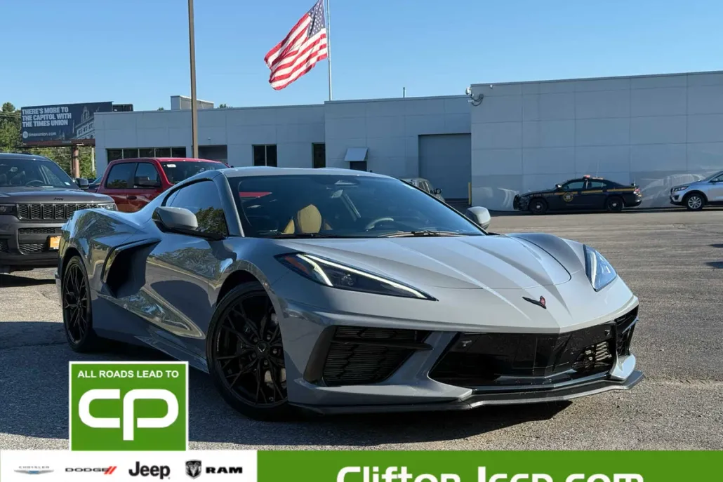 2025 Chevrolet Corvette 2LT Stingray photo 1