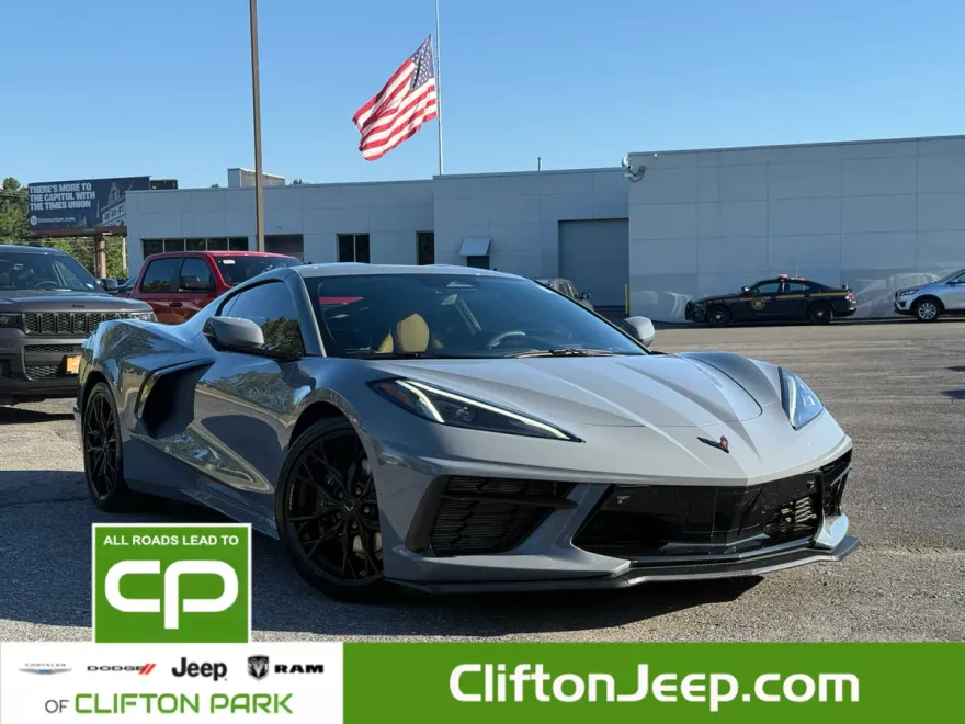 2025 Chevrolet Corvette 2LT Stingray photo 1