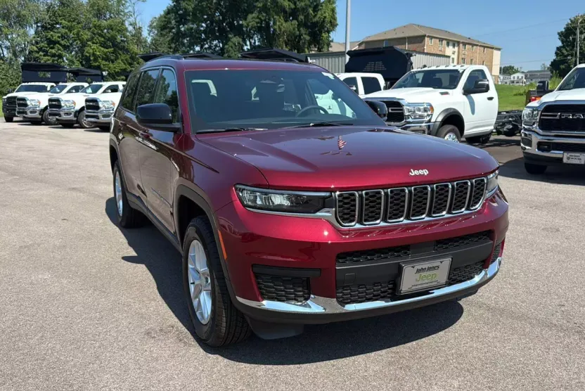 2025 Jeep Grand Cherokee Laredo X photo 1