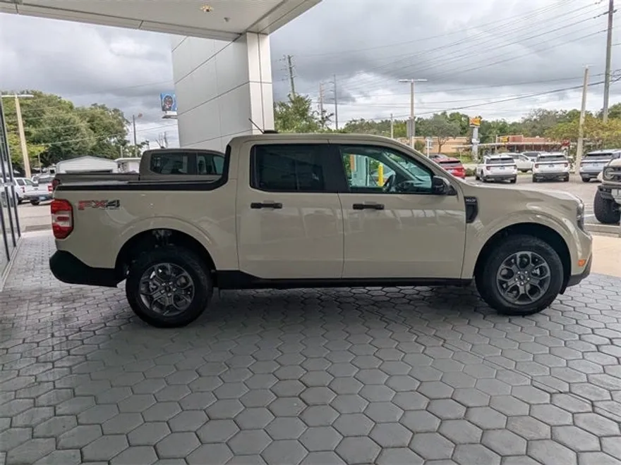 2025 Ford Maverick XLT photo 1