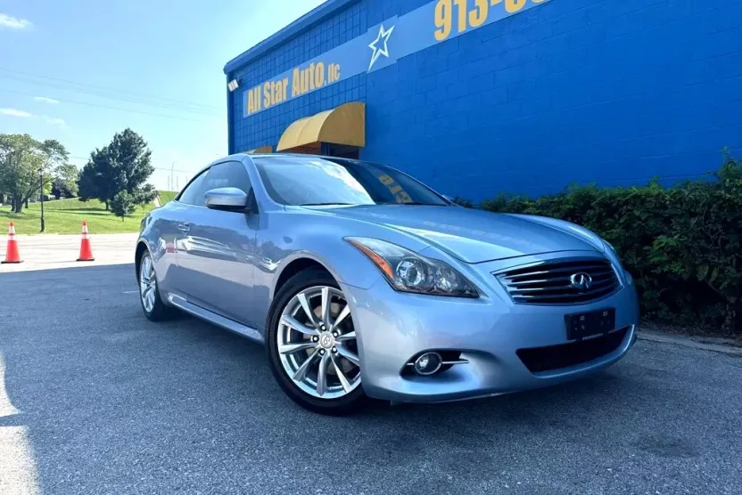 2011 Infiniti G37 Convertible Base photo 1