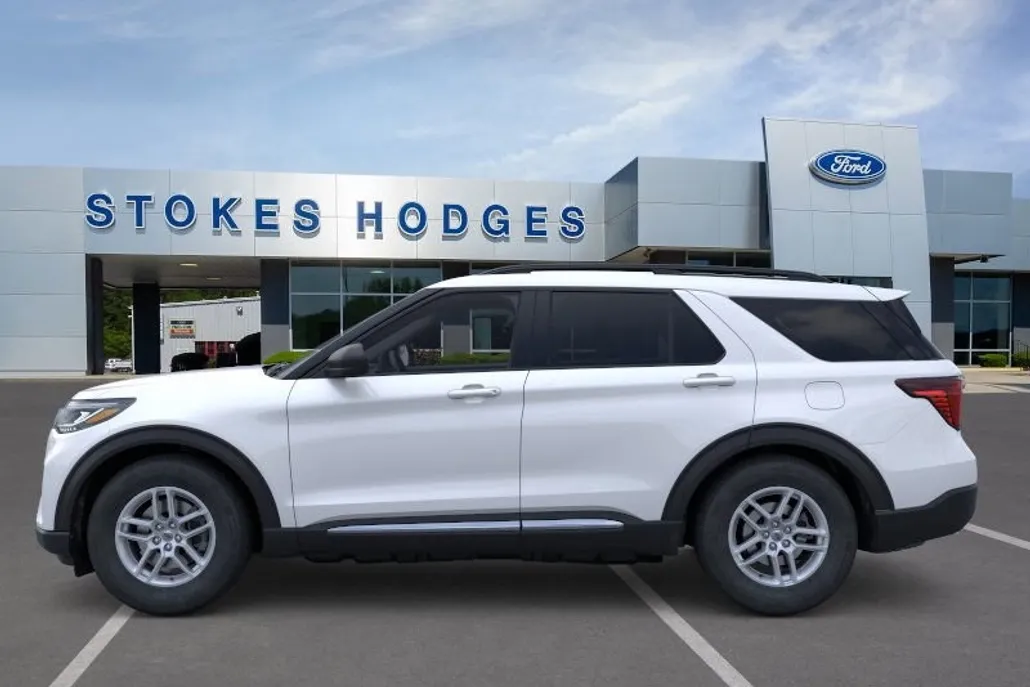 2025 Ford Explorer photo 1