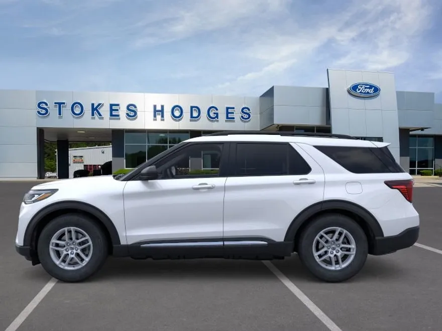 2025 Ford Explorer photo 1