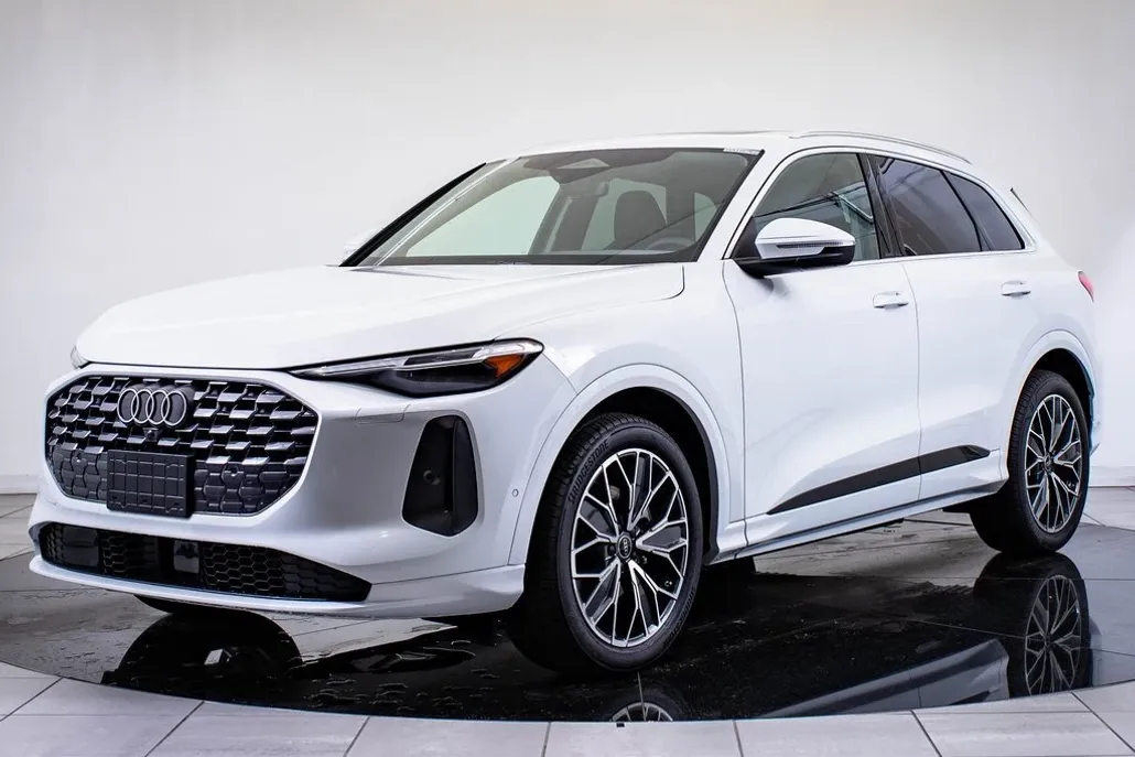 2025 Audi Q5 2.0T Prestige photo 1