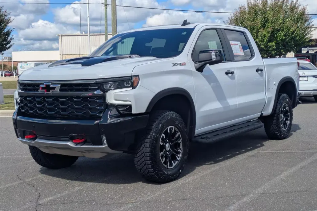 2025 Chevrolet Silverado 1500 ZR2 photo 1
