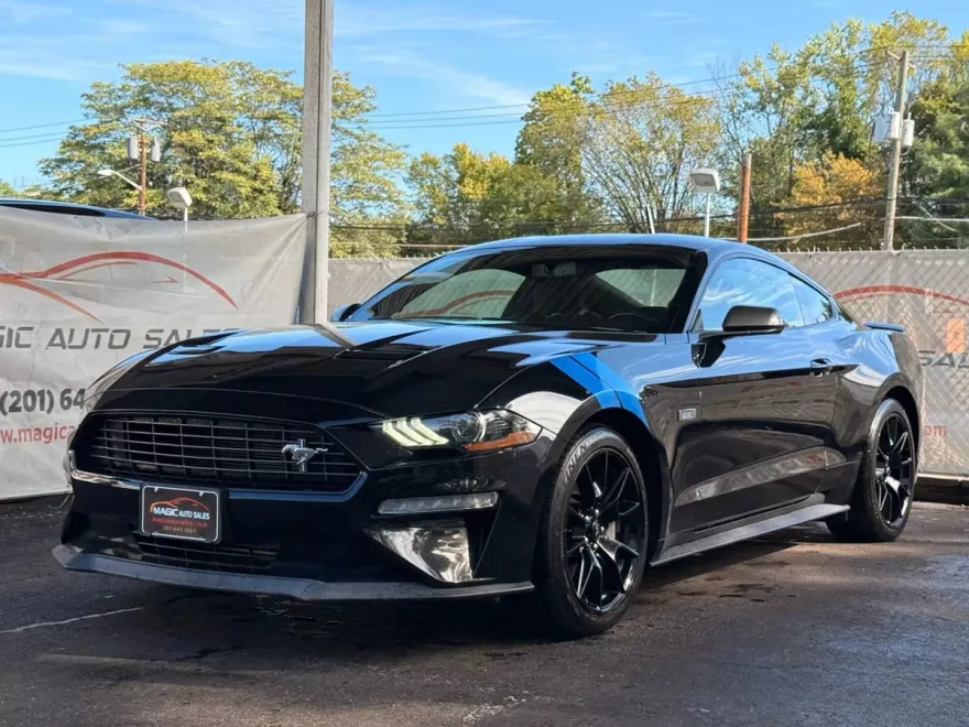 2020 Ford Mustang EcoBoost photo 1