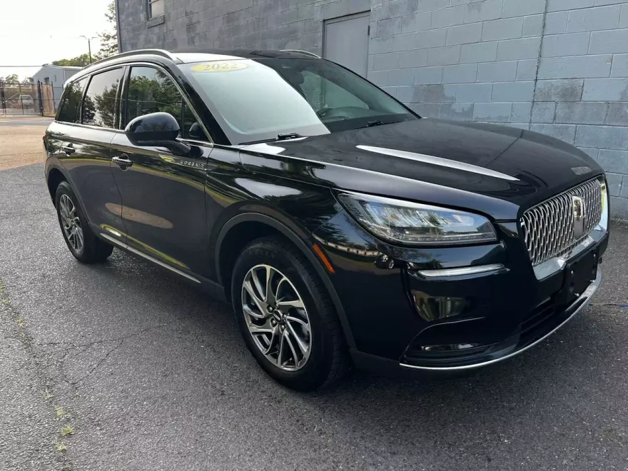 2021 Lincoln Corsair Standard photo 1