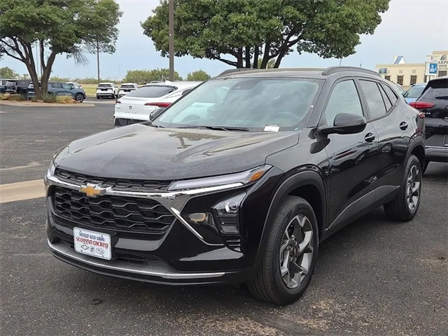 2026 Chevrolet Trax LT photo 1