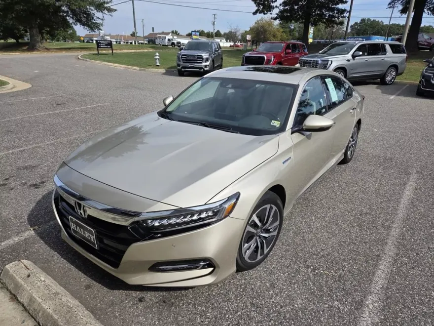 2020 Honda Accord Hybrid Touring photo 1