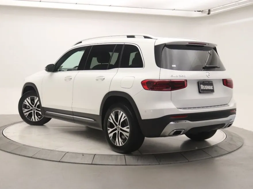 2025 Mercedes Benz GLB 250 photo 1