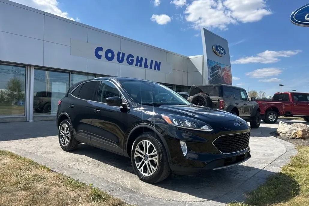 2022 Ford Escape SEL photo 1